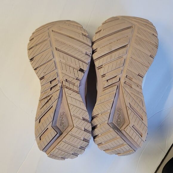 Brooks running shoes rev 4.0 - Picture 7 of 12